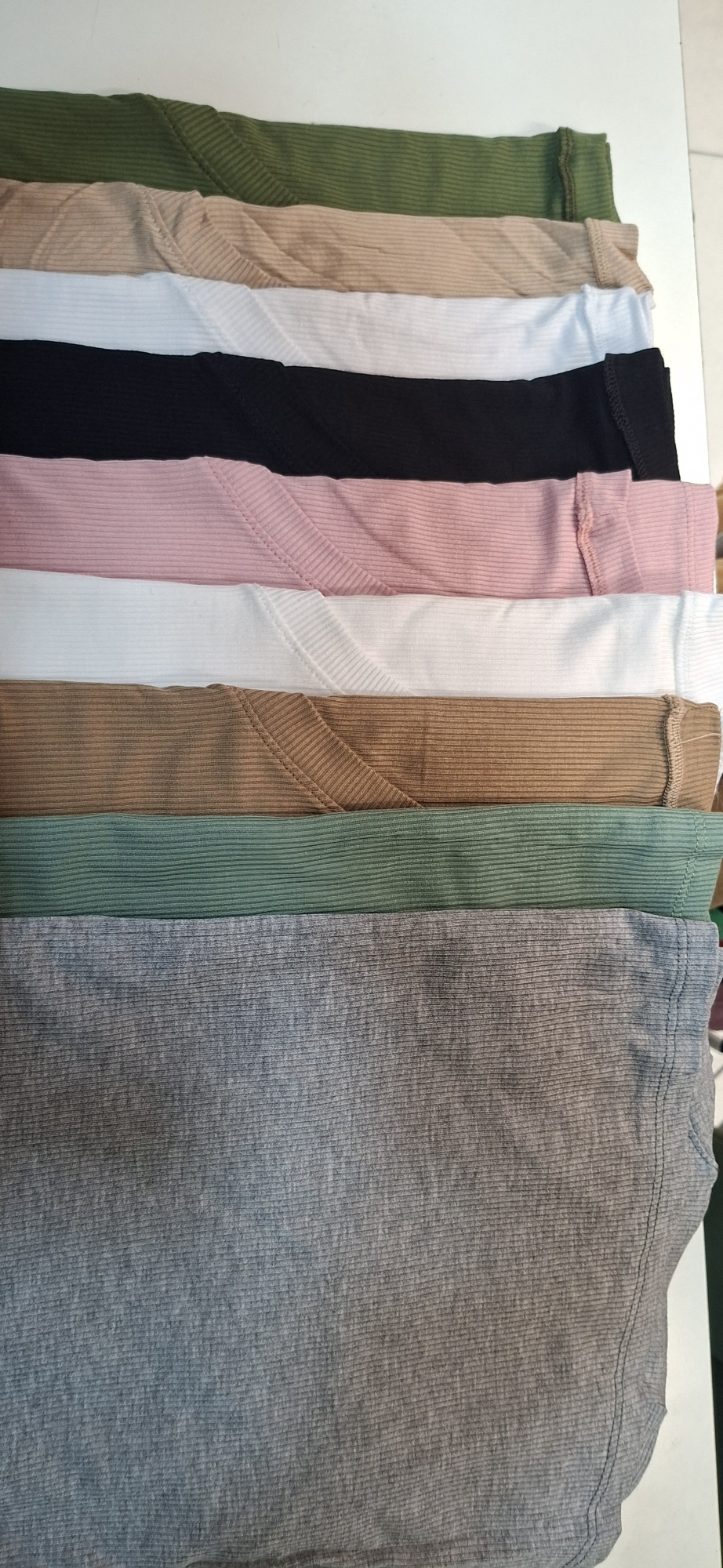 Remeras Básica Cuello V de Morley Viscosa - Imagen 2
