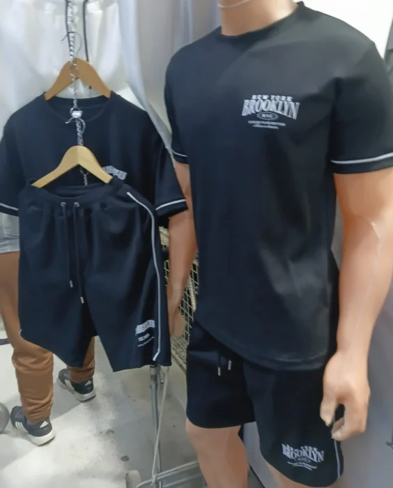 Conjunto de Remera y Bermuda Hombre