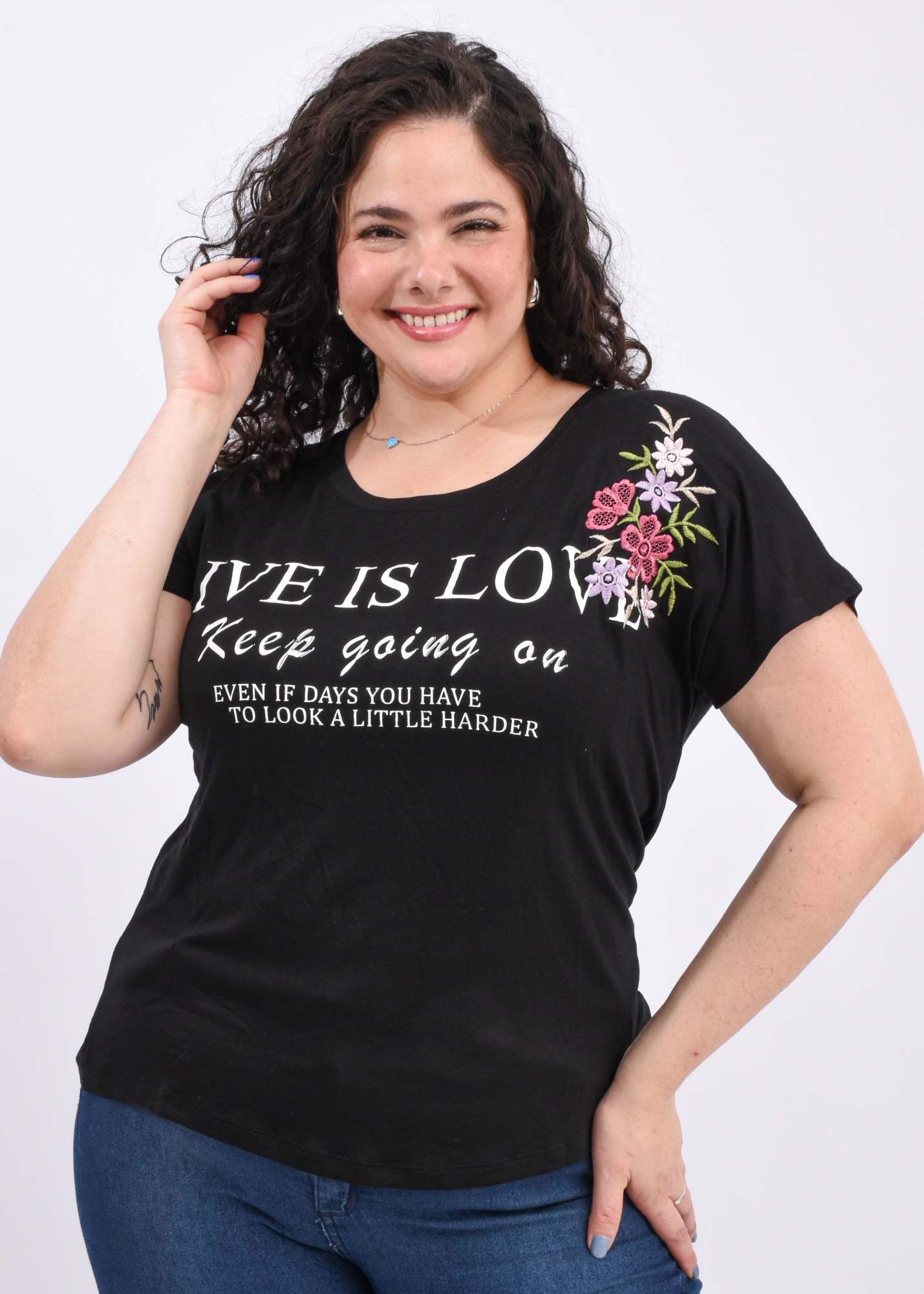 Remera Modal Viscosa Talle Especial Estampado y Bordado - Imagen 2