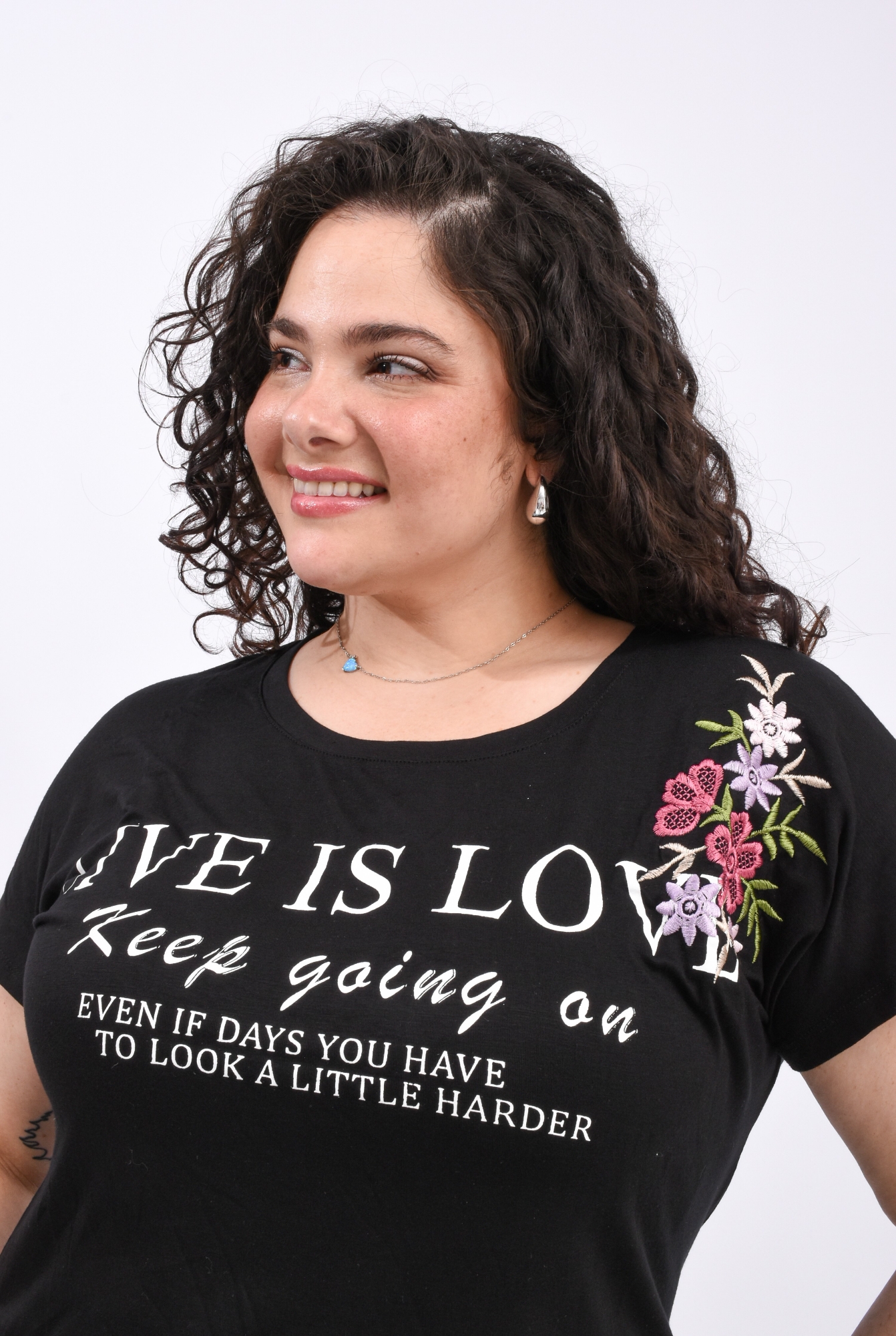 Remera Modal Viscosa Talle Especial Estampado y Bordado - Imagen 3