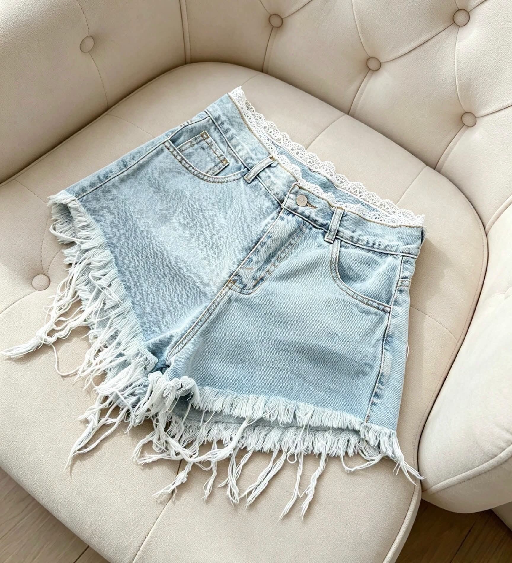 Short Desflecado con Puntilla Tendencia - Imagen 2