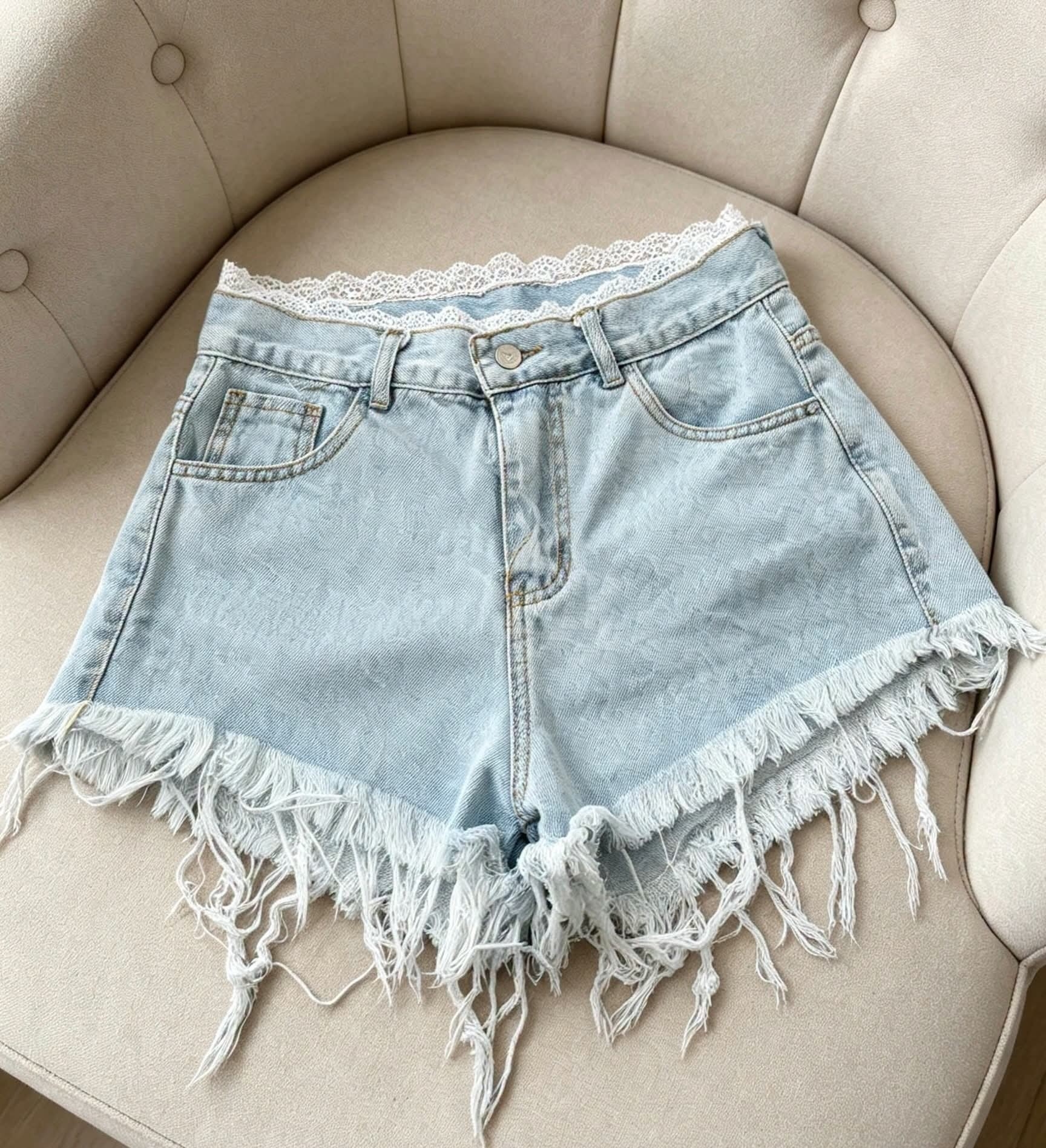 Short Desflecado con Puntilla Tendencia - Imagen 5