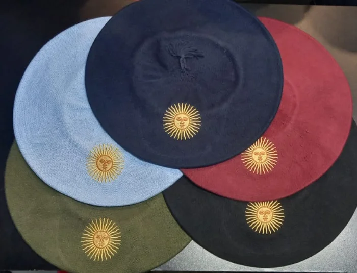 Boina Bordada Sol de Mayo
