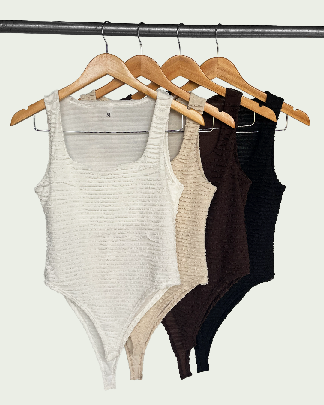 Body Mini Ruffle sin Mangas Escote Cuadrado - Body_Mini%20Ruffle_Sin%20Mangas_perchero.png