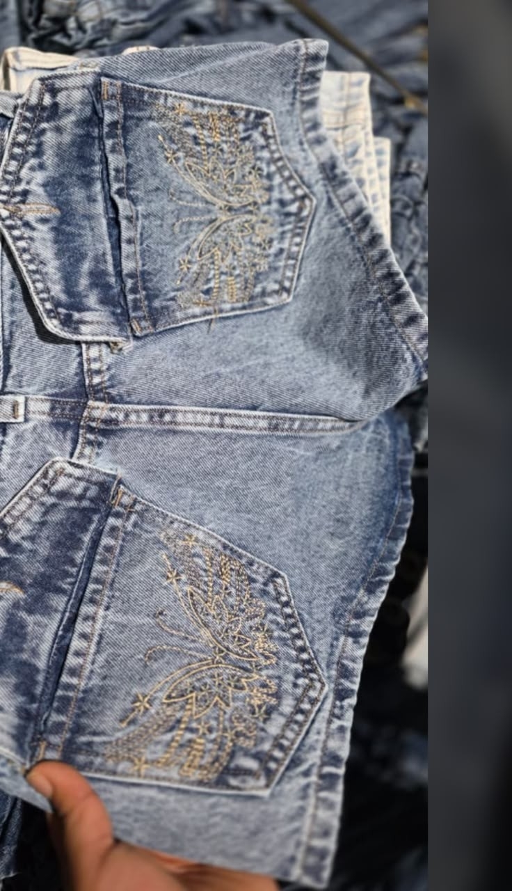 Short de Jeans con Bordado - Imagen 3