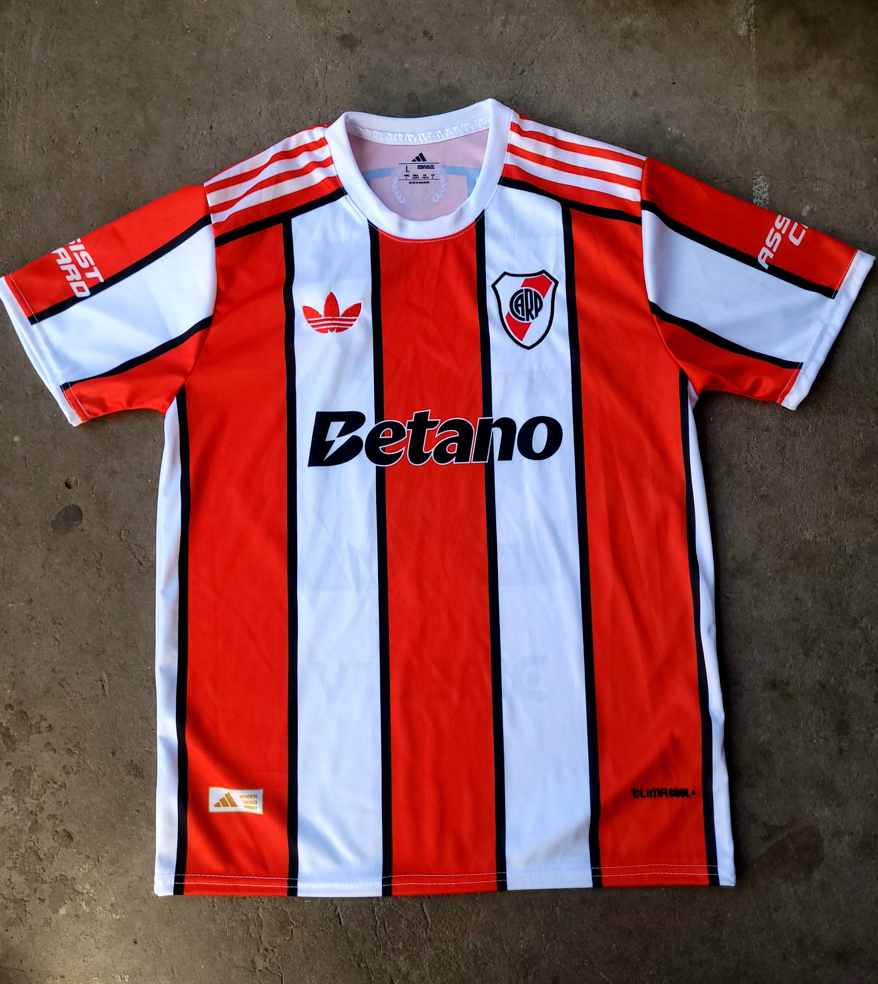 Camisetas Bordadas de River - f4be651a-a9b4-45e3-8b10-bd215ac8e0b4.jpeg