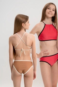 Bikini Teens - Imagen 4