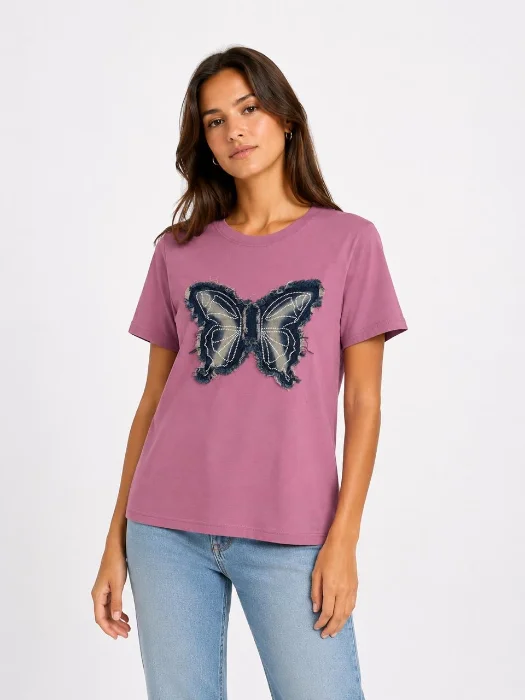 Remera Clasica Aplique Mariposa