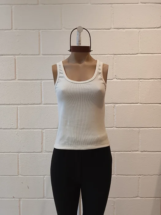 C709 - Musculosa Lea Basica