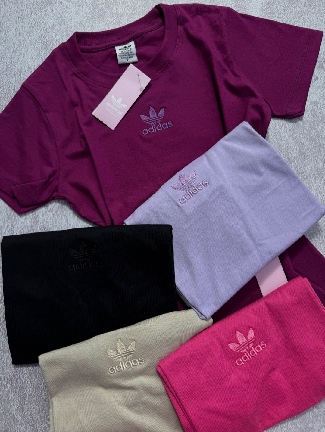 Remera Adi Logo Bordado - Imagen 3