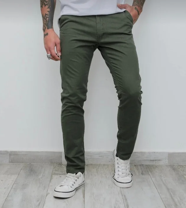 Pantalon Corye Chino en Color Vrrde Chupin