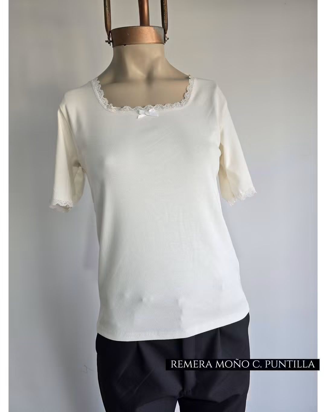 Remera Moño con Puntilla - Imagen 3