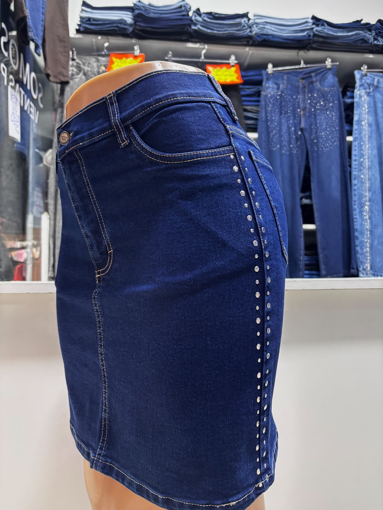 Pollera de Jeans con Tachas - Imagen 3