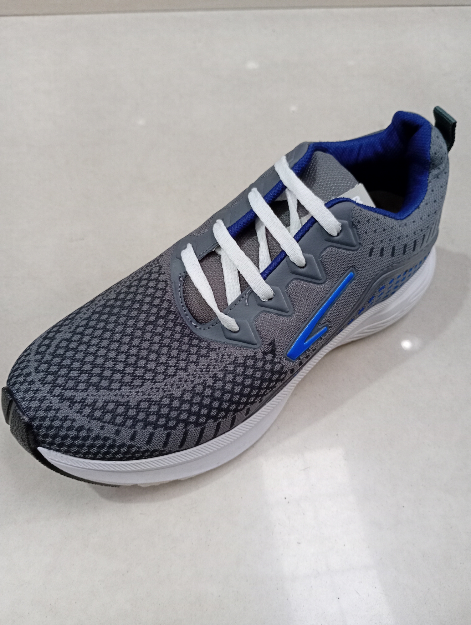 Zapatillas de Hombre en Liquidación. - Imagen 2