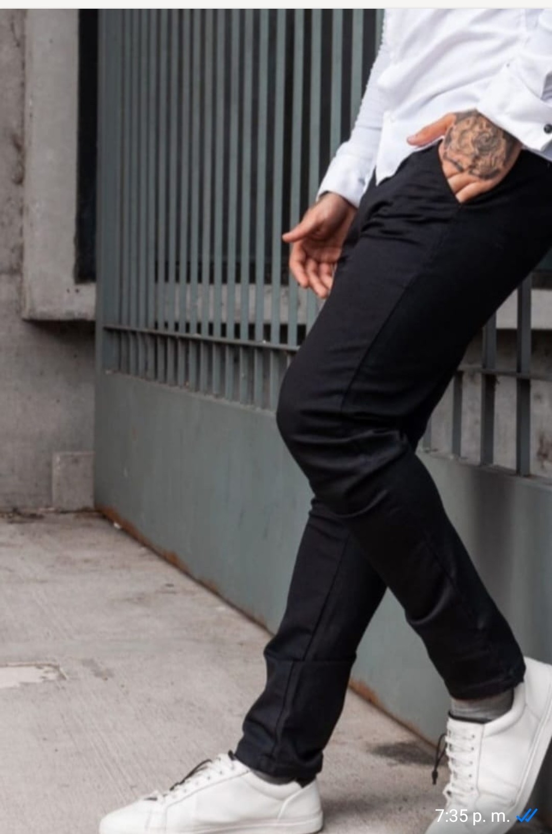 Pantalon Corte Chino en Color Negro Chupin - Imagen 2