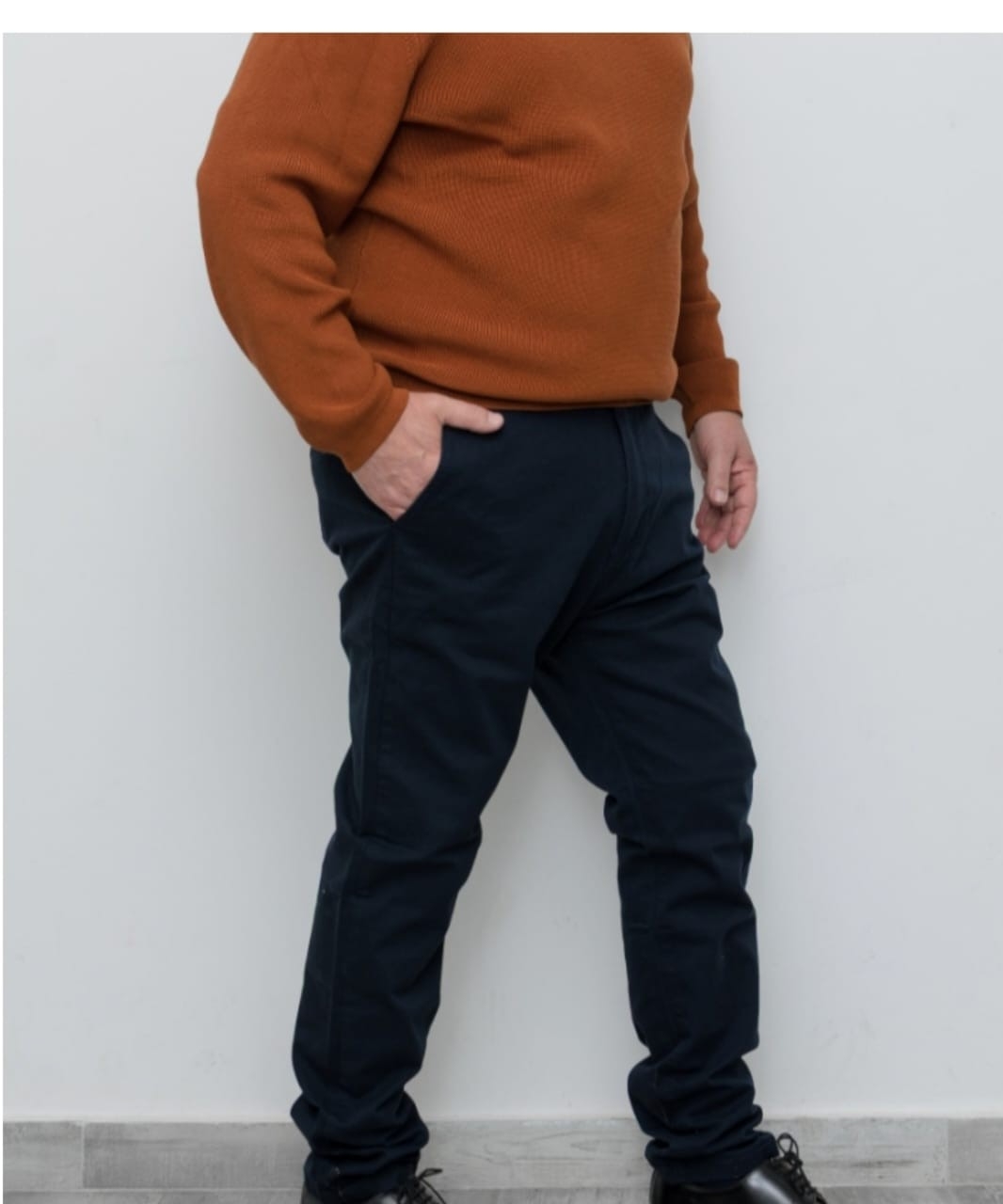 Pantalon Corte Chino Especial en Color Azul - Imagen 2