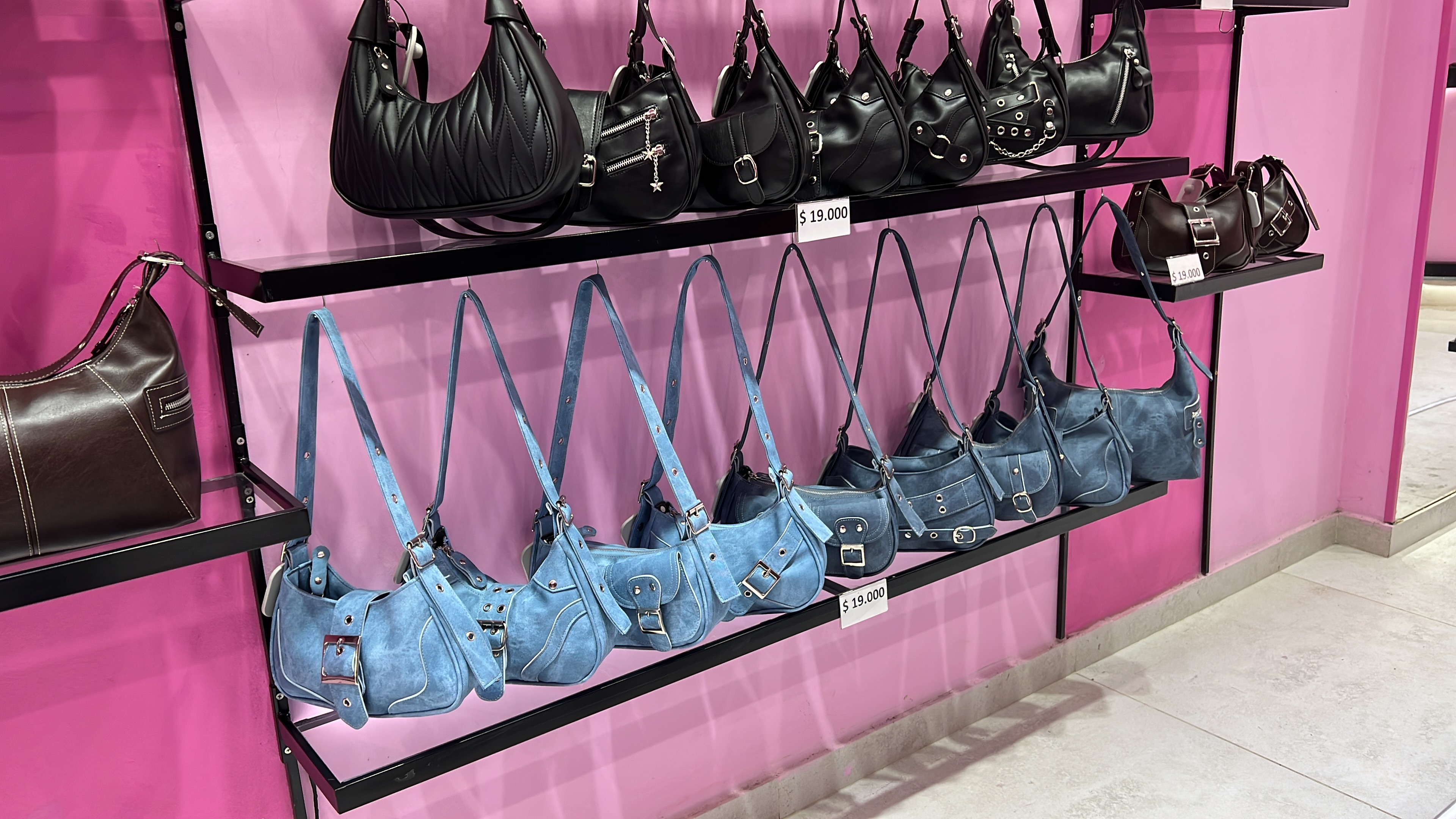 Carteras Mini Bag Bandolera Baguette - 32841ACD-DB27-4E50-A0C6-82035581C9FD.jpeg