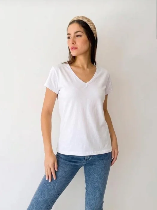Remera Escote V de Algodón