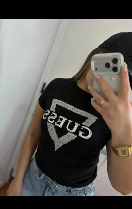 Remeras Guees