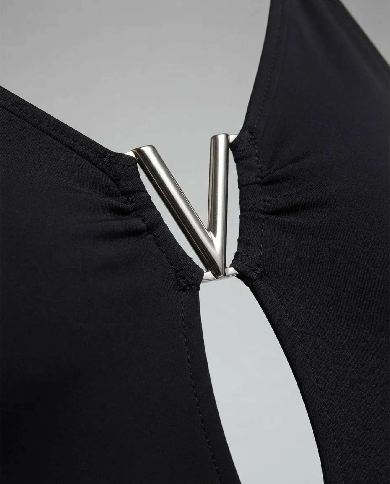 Body Mujer Cuello V Plateado Tendencia Talle Unico (artículo 699) - 34.3%20BODY%20CUELLO%20V%20PLATEADO.jpg