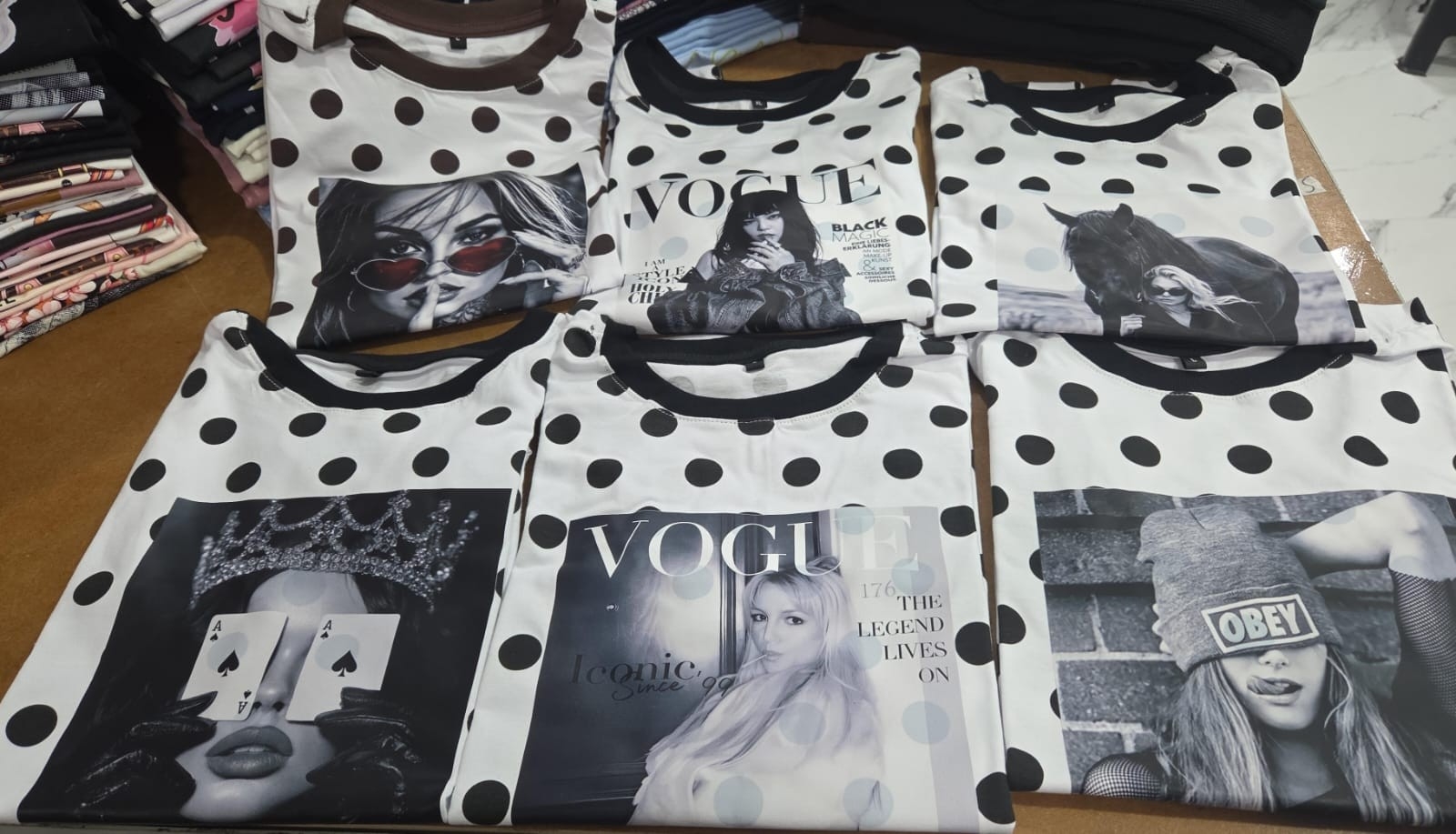 Remera Lunares y Stampa de Caras - Imagen 2