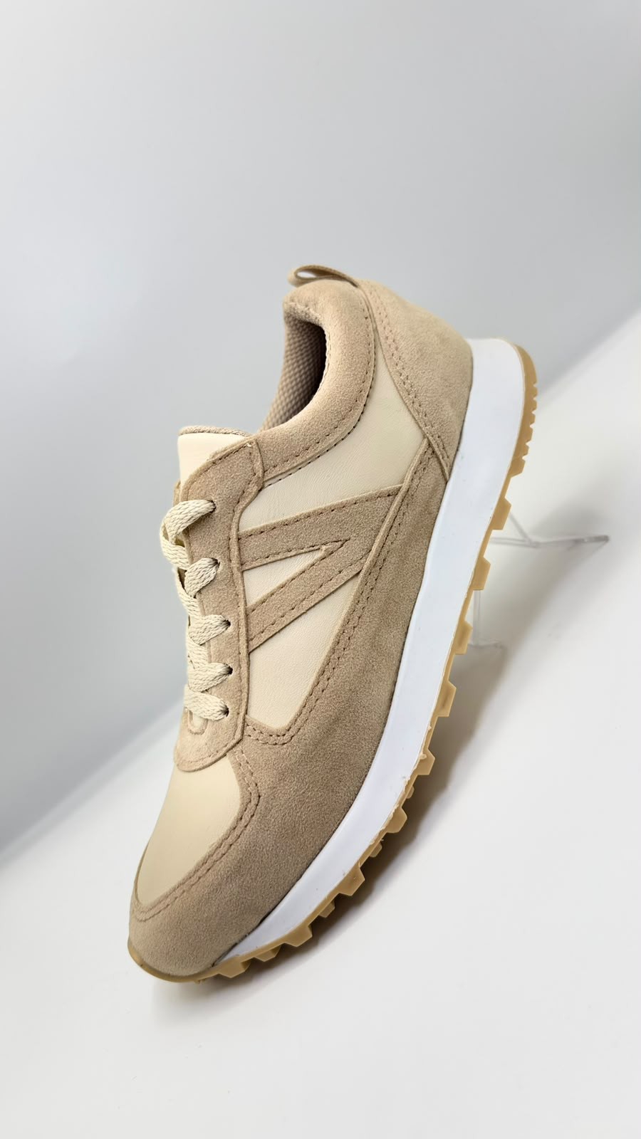 Zapatilla de Mujer Beige Gamuza - Imagen 2
