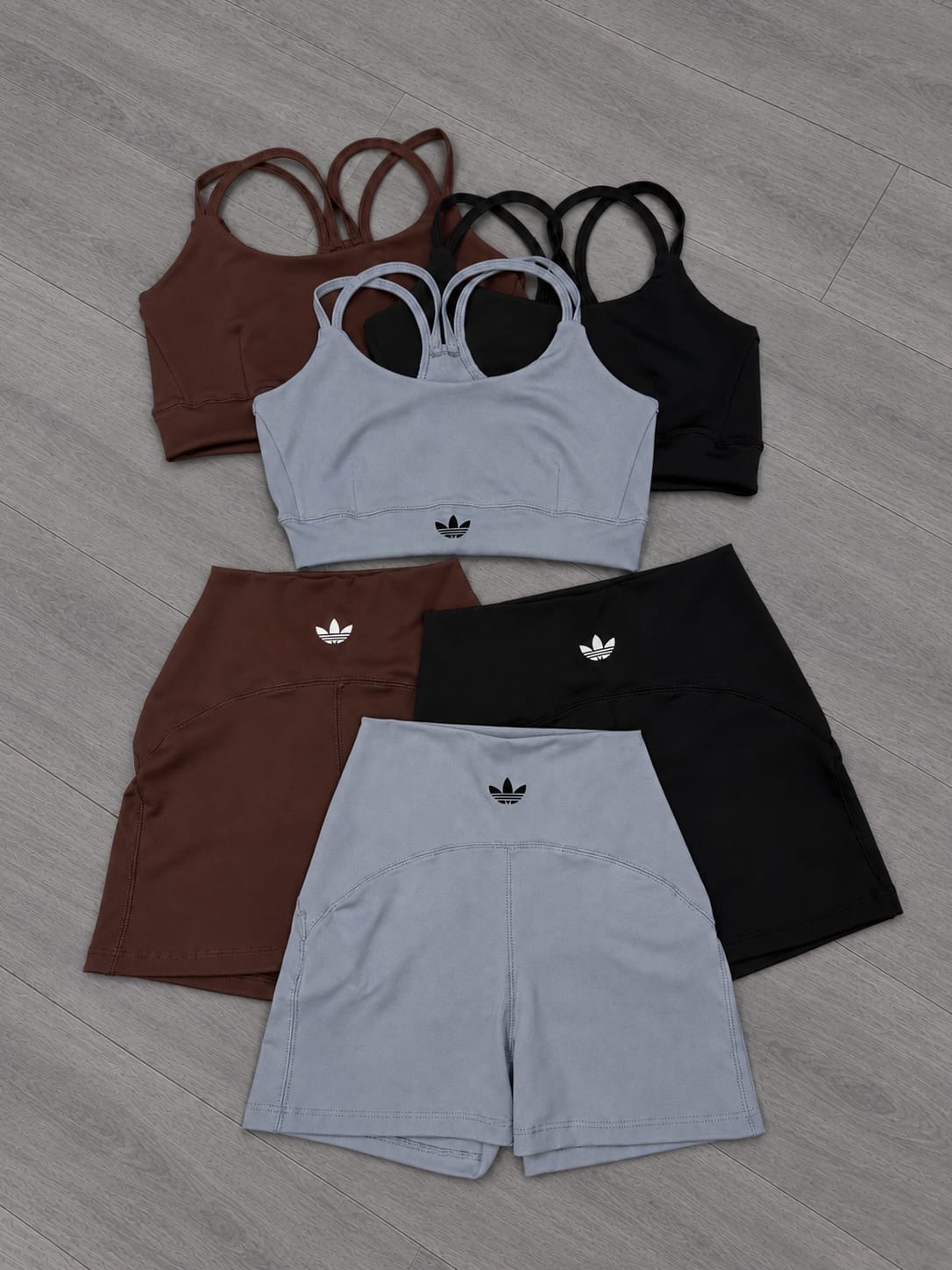 Conjunto Adiis - 43fcd7f2-c077-4aa2-8e7a-b9d3c8ecc0ee.jpeg