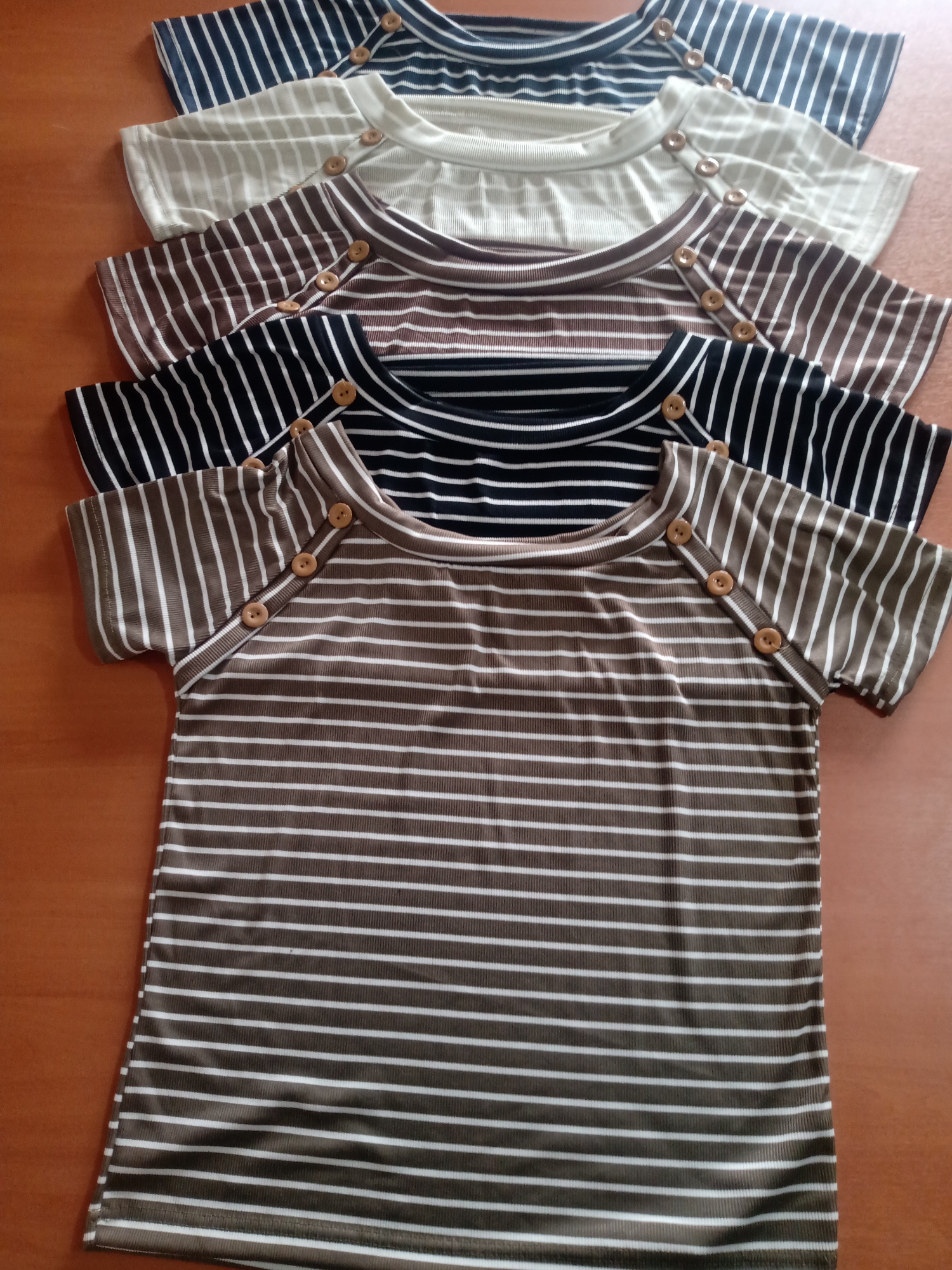 Remeras con Botón - Imagen 3