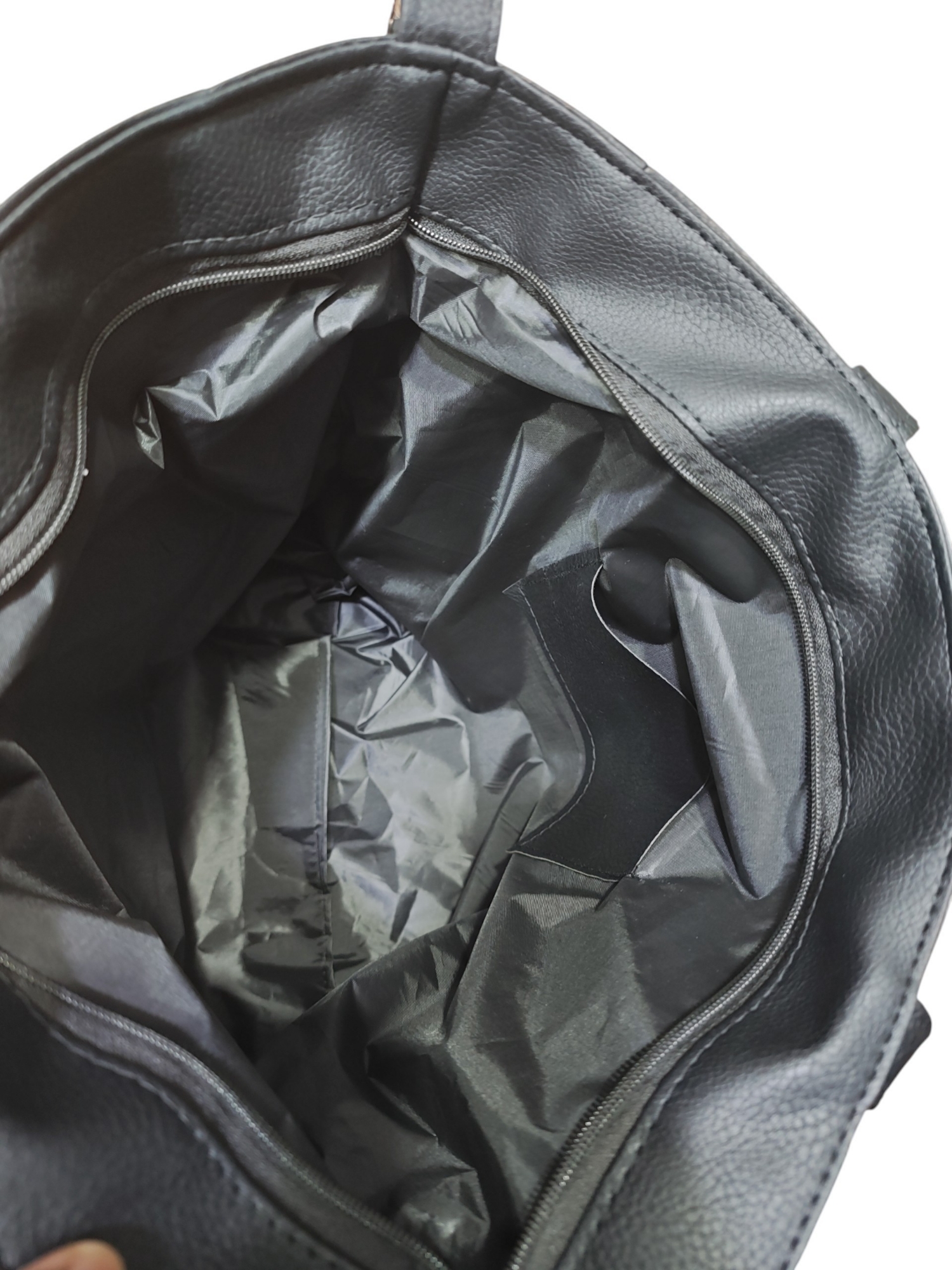 Bolso Tote Cargo Tres Bolsillos Forrada 33×35× Prof 12 Cm Aprox, Marroquineria - Imagen 4