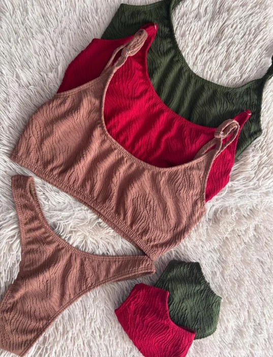 Bikinis por Docena