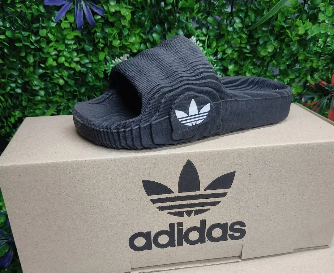 Adilette Ojotas de Faja Unisex 35 al 44 - Imagen 3