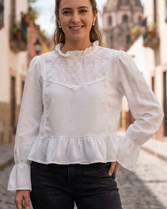 Blusa Polinen Bordado C/puntilla