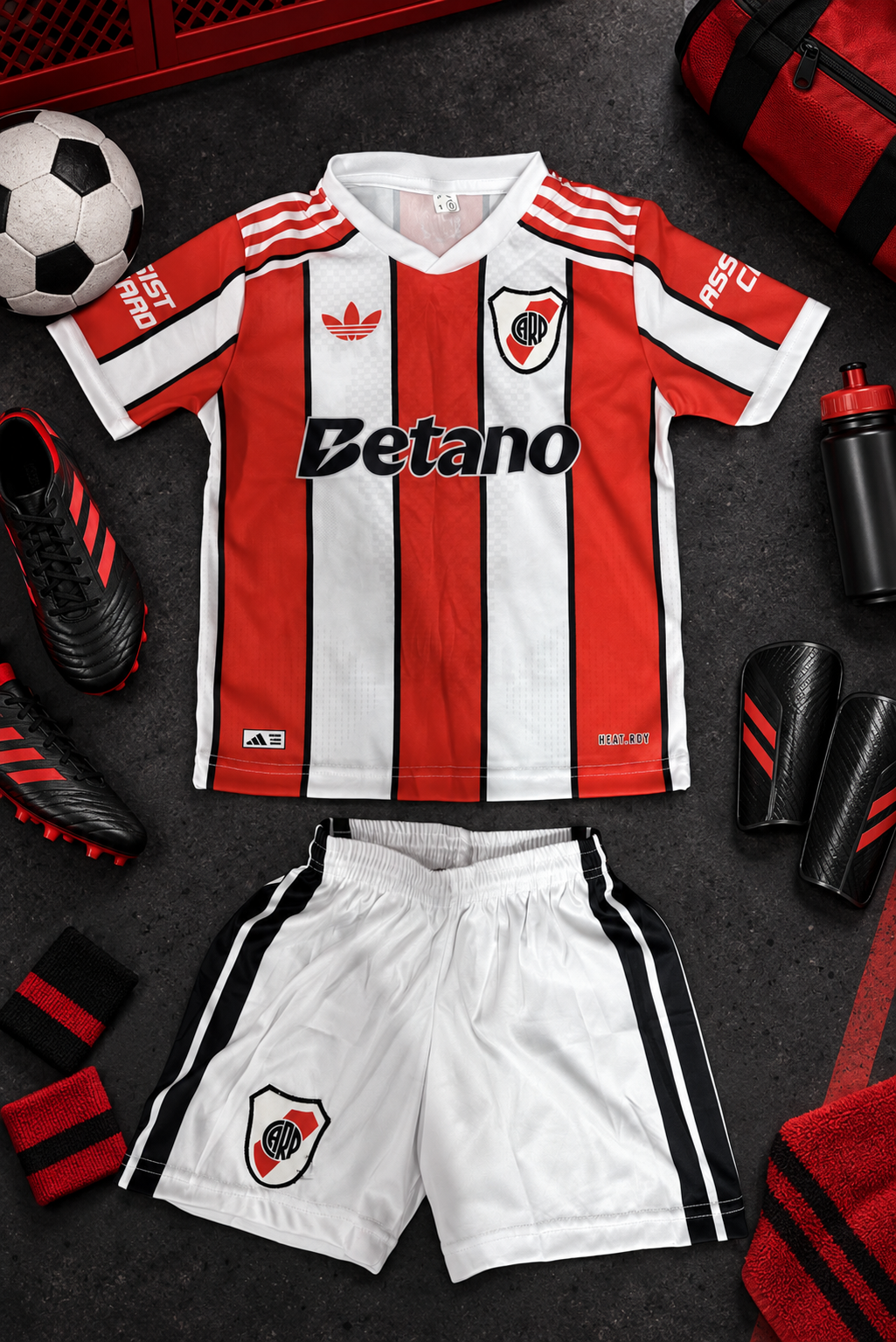 Conjunto River y Boca Niños  Ser de Poliéster Logo Bordado - 528349EA-089A-46EF-8EC6-8D39F261AAEB.png