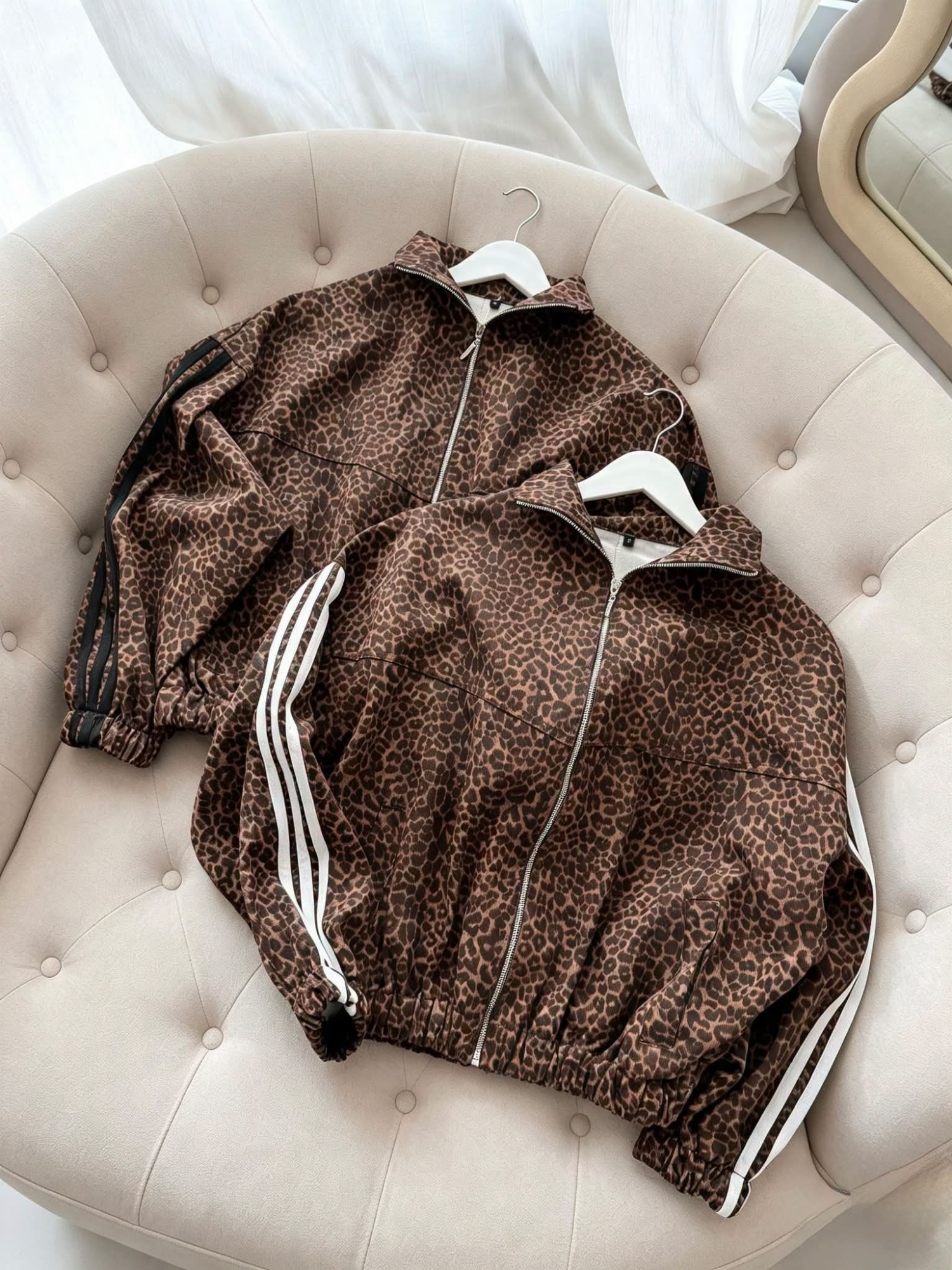 Campera Print 3 Líneas Over Tendencia - Imagen 2
