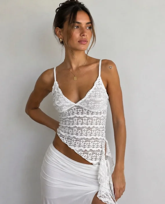 Musculosa Pico Encaje