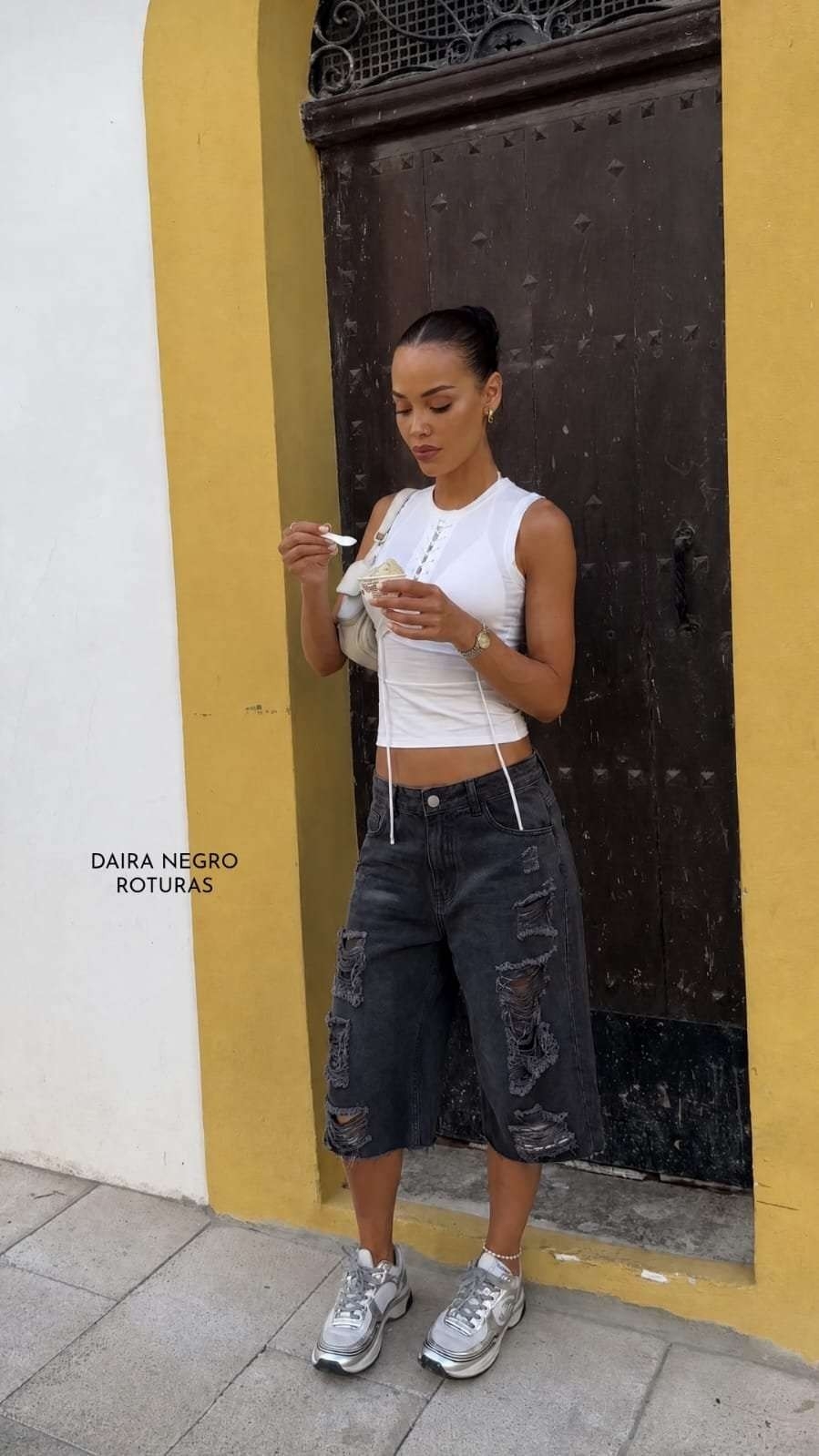 Bermuda Oversize Negra Denim Rigida Premium - Imagen 3