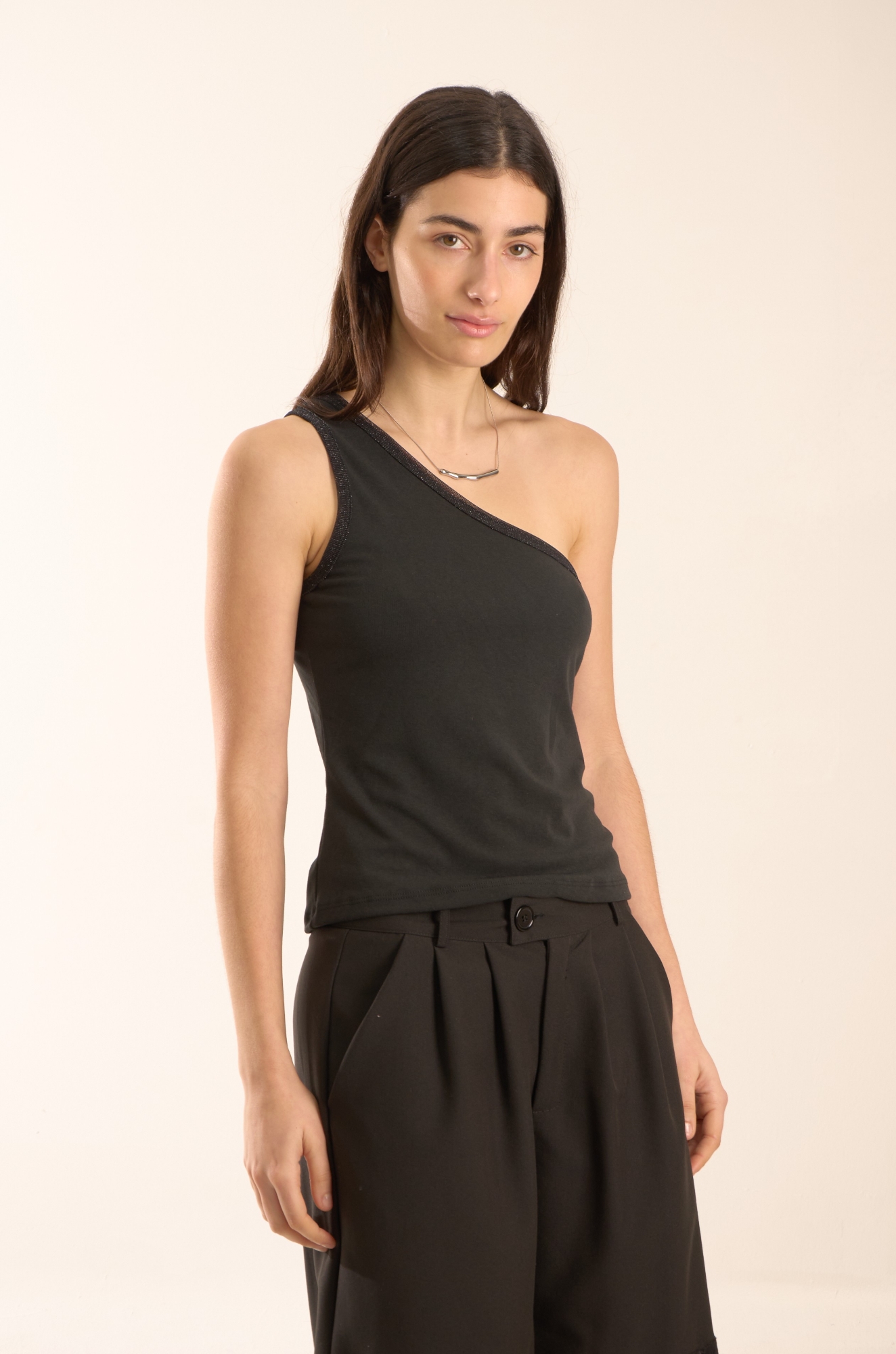 Musculosa de Tejido de Punto de un Hombro con Microtul - Imagen 1