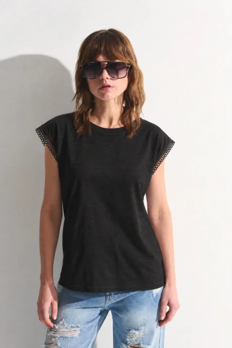 Remera Borneo