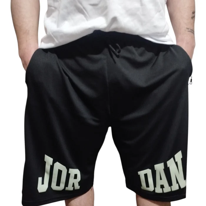 Bermuda Básquet Hombre Lycra con Logo en Ambas Piernas