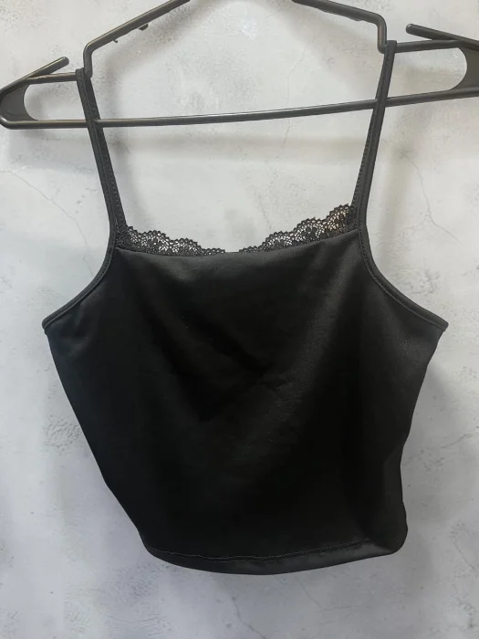 Top Básico con Puntilla