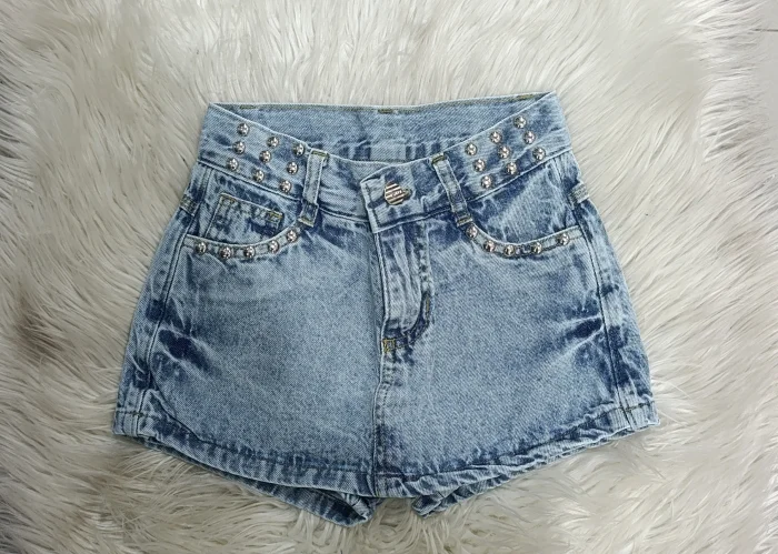 Short Pollera con Pinza y Tacha Nevado