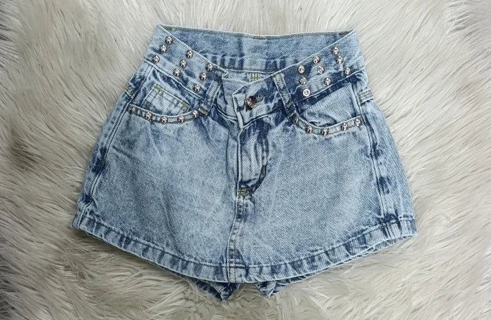 Short Pollera Liso con Tachas Nevado