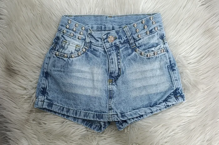 Short Pollera con Bigote y Tachas Nevado