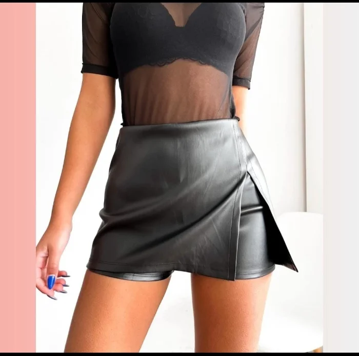 Short Pollera Engomada