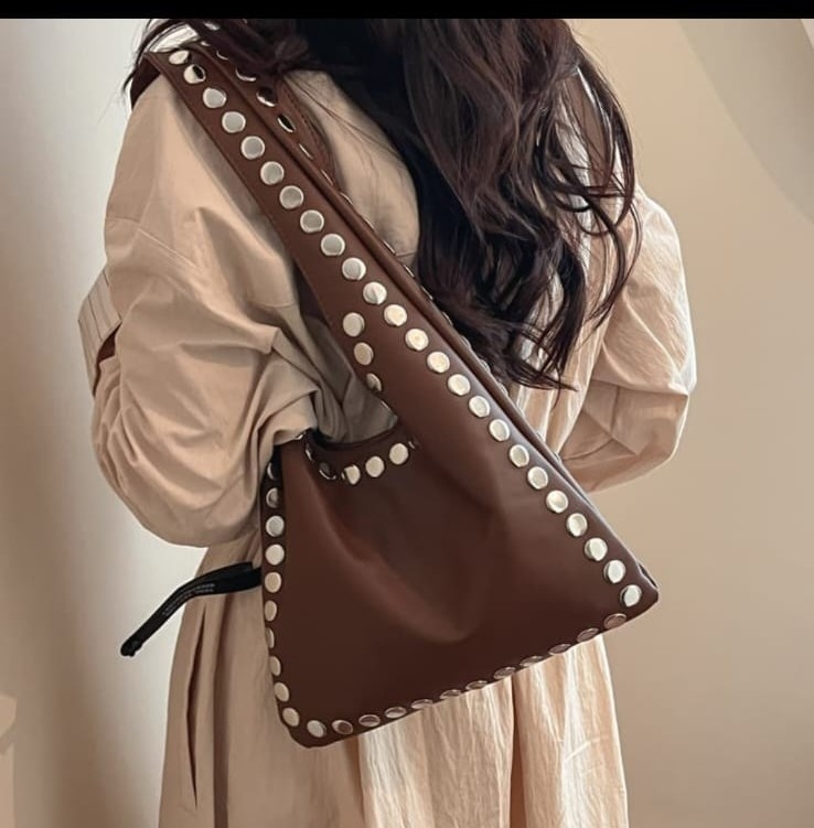 Cartera de Eco Cuero con Tachas - Imagen 3