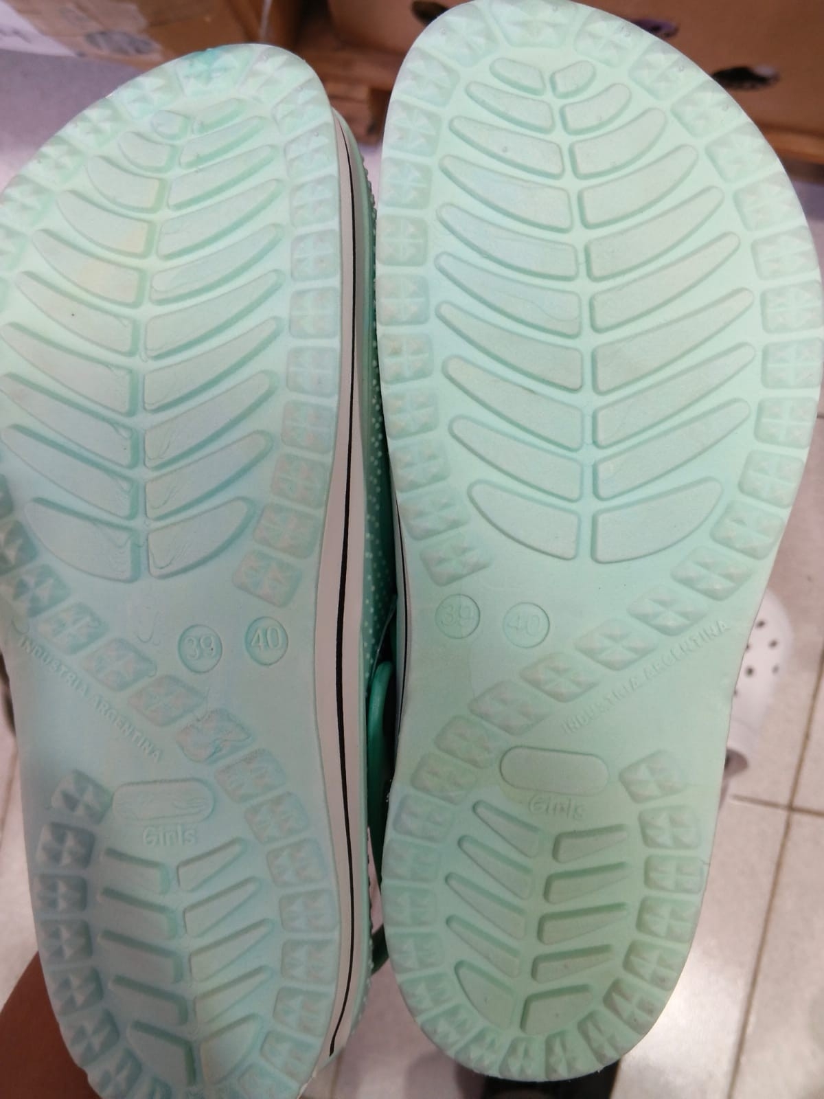 Crocs de Dama 35-40 - Imagen 2