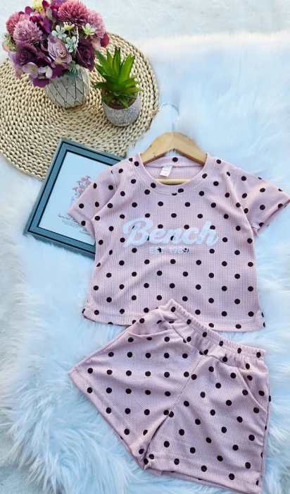 Conjuntos de Wafle a Lunares. Remera y Short.