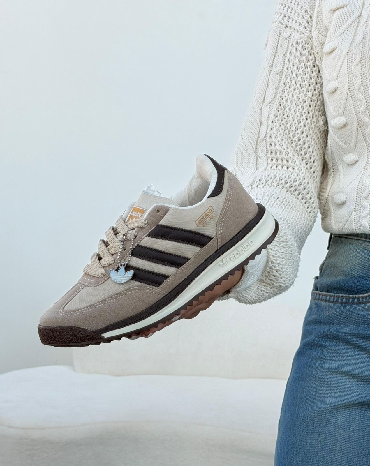 Zapatillas Ad  Sl 72 - Imagen 2