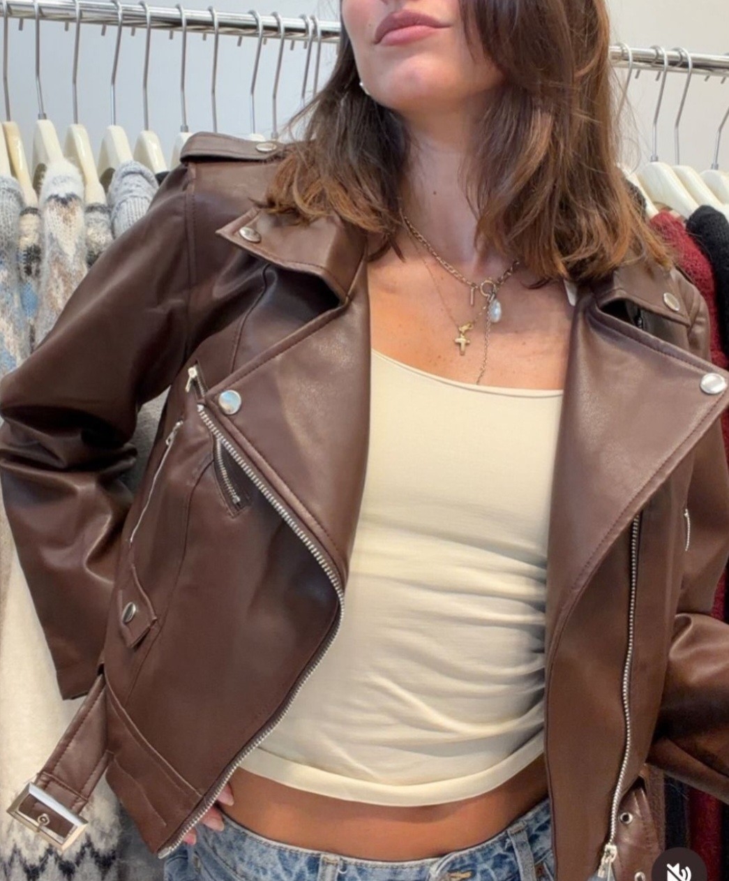 Campera Ecocuero Yd _ con Cinto y Hebillas en Puño - Imagen 3