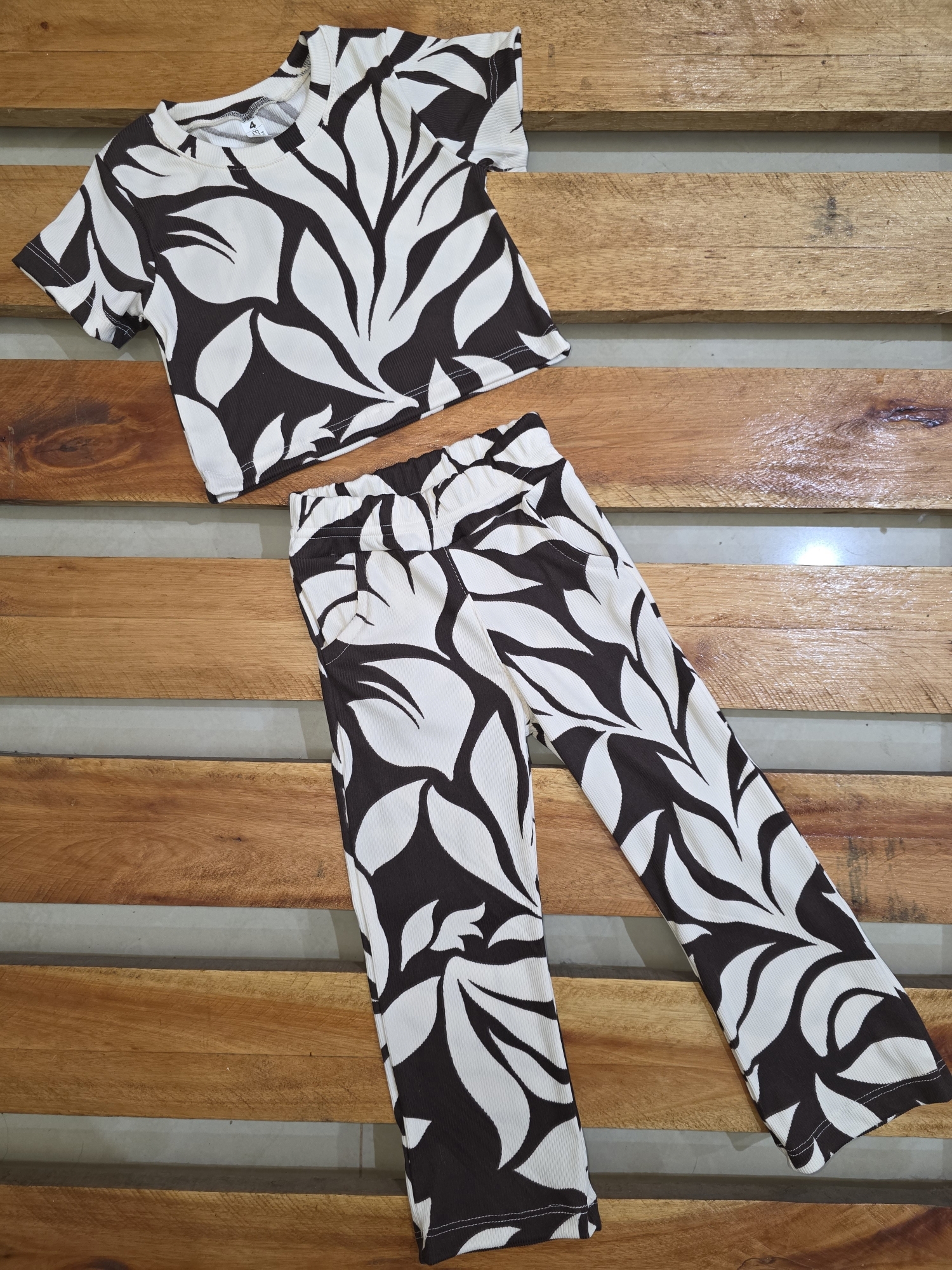 Conjunto Morley Estampado de Nena Flor - Imagen 3